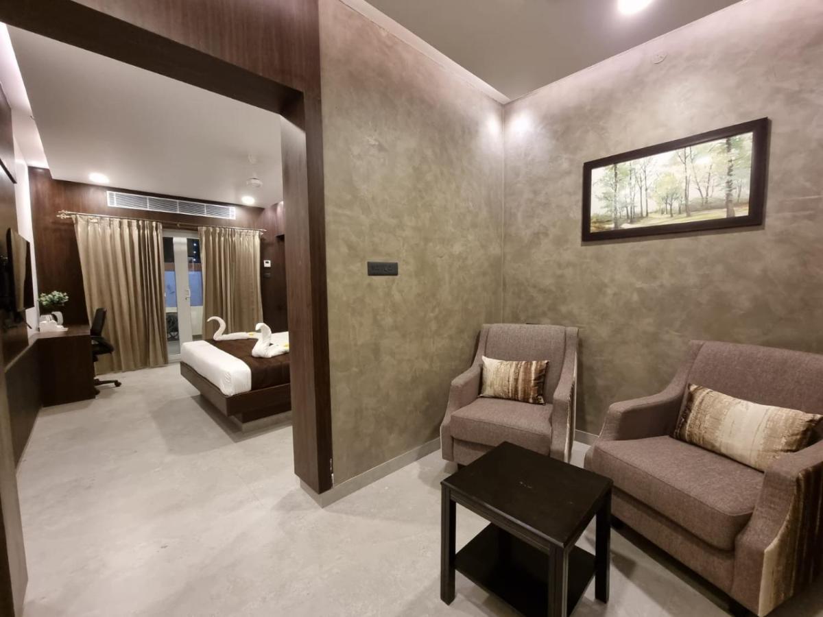 D Wayfarer Inn Resort Ероде Екстериор снимка